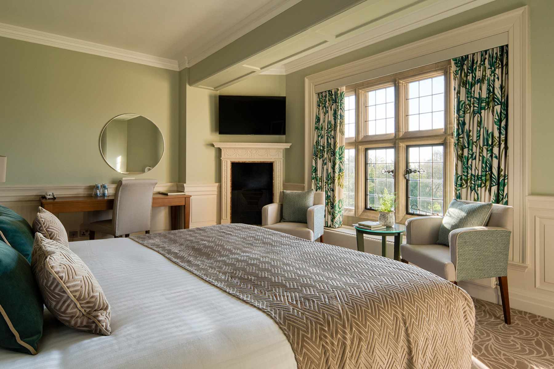Fanhams-Hall-Hotel-Bedroom