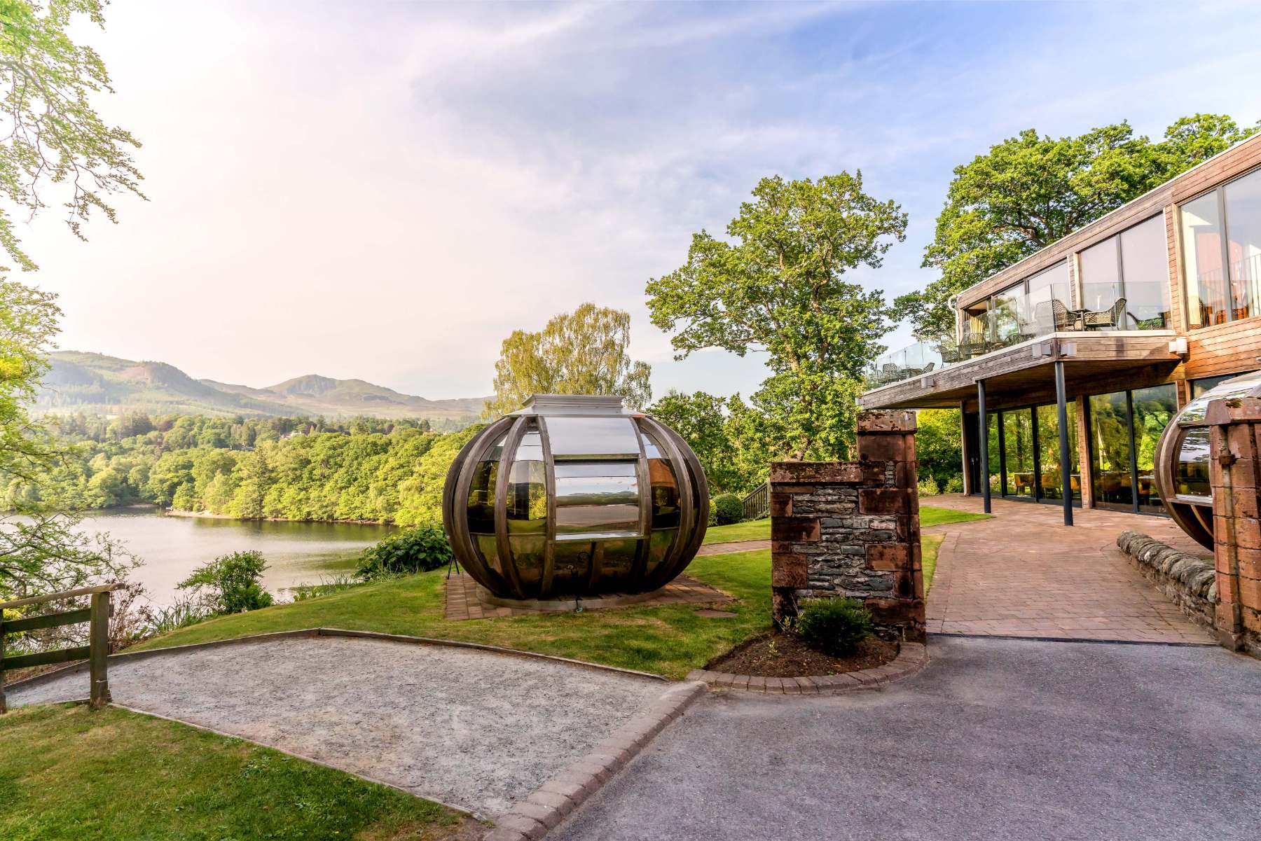 Fonab Castle Hotel Terrace & Lake